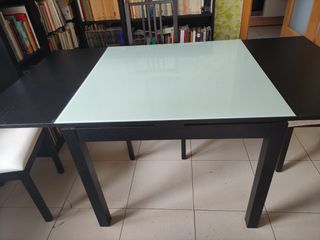 Mesa comedor con 4 sillas