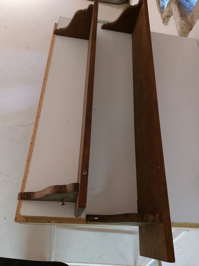 2 estanteries / lleixes / repises