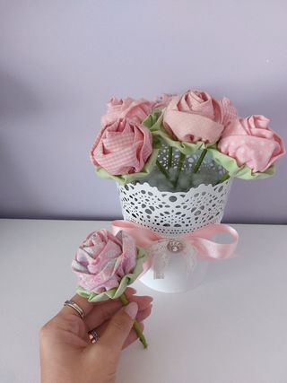 Vaso de flores em tecido