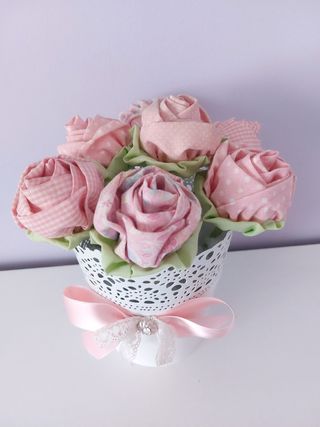 Vaso de flores em tecido