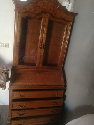 Mueble de cerezo macizo