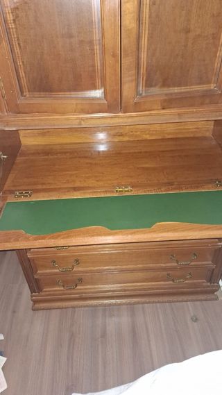 Mueble de cerezo macizo