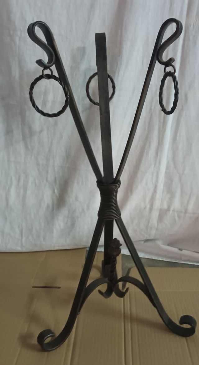 FLORERO PIES DE FORJA.NUEVO PRECIO