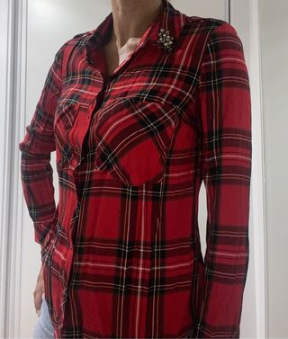 Camisa de cuadros roja. M. Stradivarius.