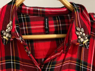 Camisa de cuadros roja. M. Stradivarius.