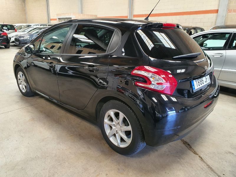 Peugeot 208 2015, foto 2