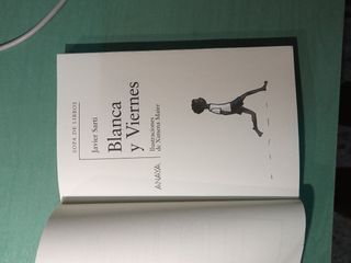 Blanca y Viernes de Javier Sarti
