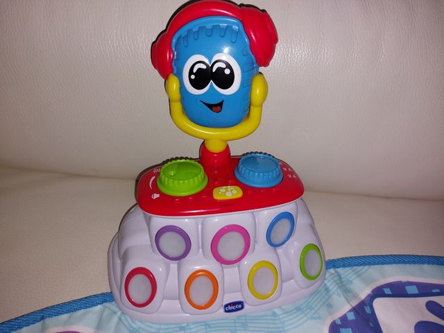 Alfombra Chicco juego musical