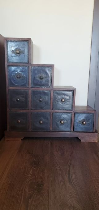 MUEBLE DE DISEÑO COMPRADO EN EGIPTO