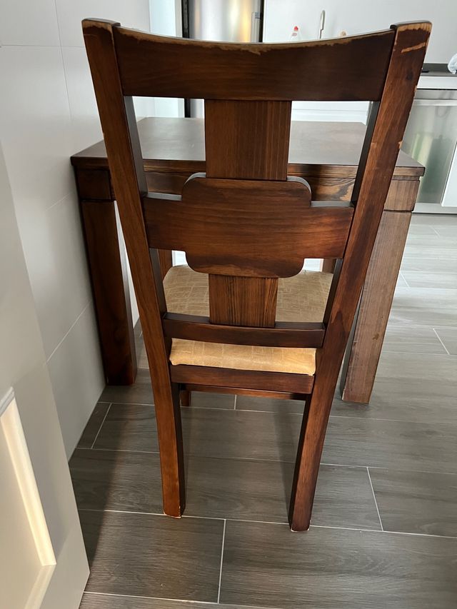 Mesa cocina y  4 silllas