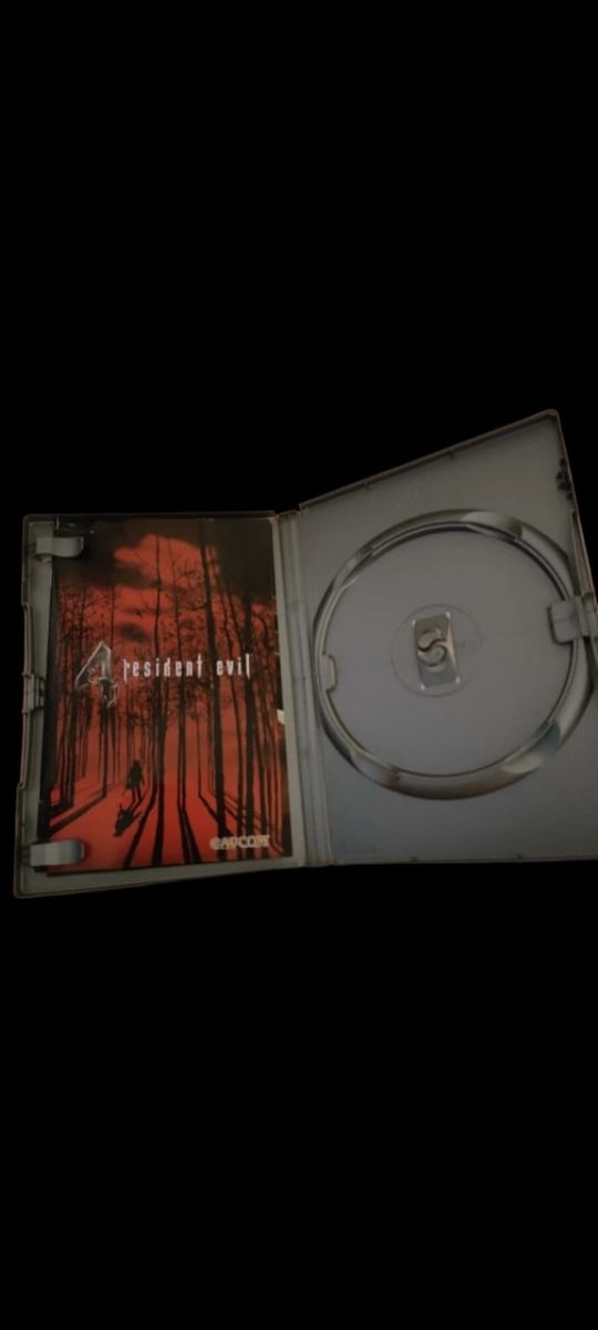Resident Evil 4 ps2 español caja +manual