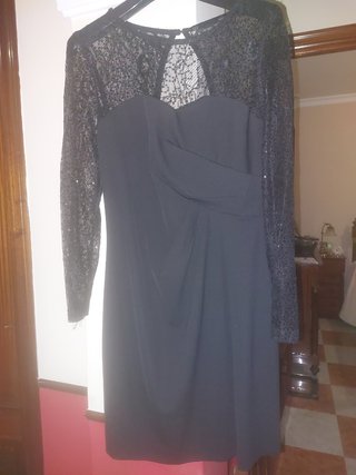 Vestido fiesta negro con encaje y lente