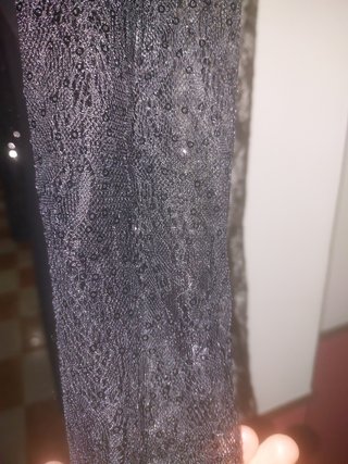 Vestido fiesta negro con encaje y lente
