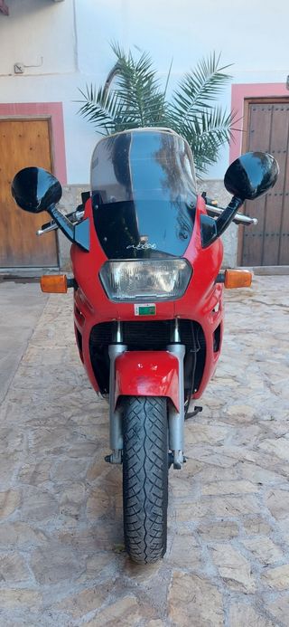 Motocicleta SUZUKI, GSX. 750 F