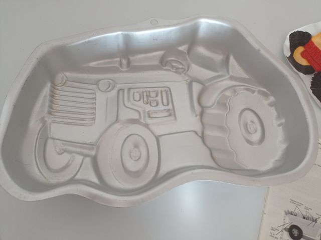 molde tarta camión de basura y tractor