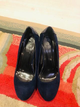 LOS REGALO POR COMPRA ESTAN MUY BIEN COLOR AZUL