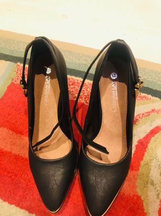 LOS REGALO POR COMPRA ESTAN MUY BIEN COLOR AZUL