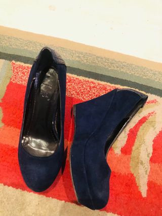 LOS REGALO POR COMPRA ESTAN MUY BIEN COLOR AZUL