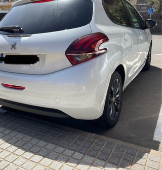 Peugeot 208 Atmosphere 2016