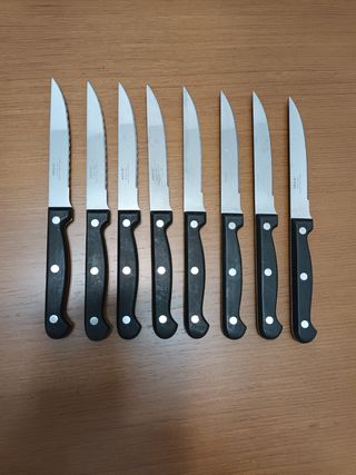 8 coltelli da bistecca
