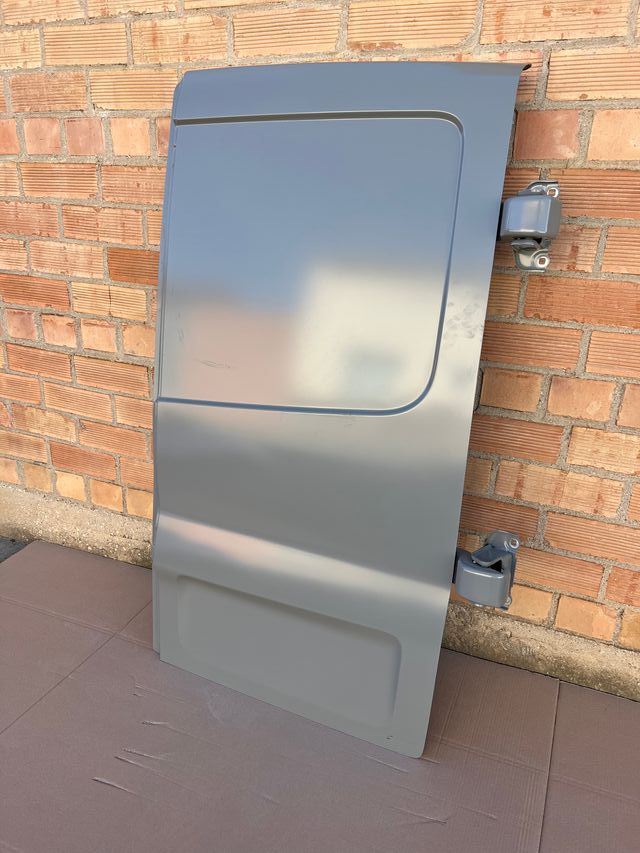 PUERTA TRASERA DERECHA RENAULT TRAFIC 3