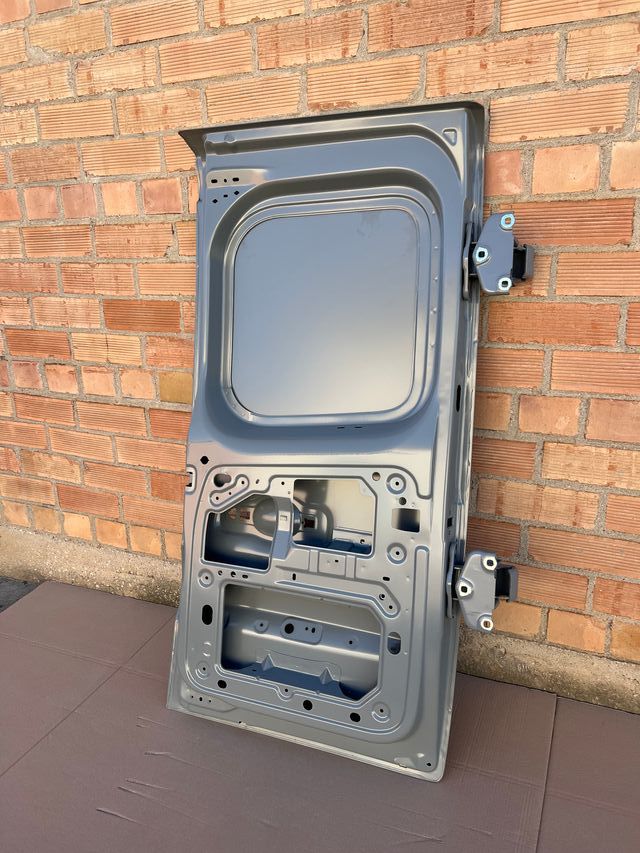 PUERTA TRASERA IZQUIERDA RENAULT TRAFIC 3