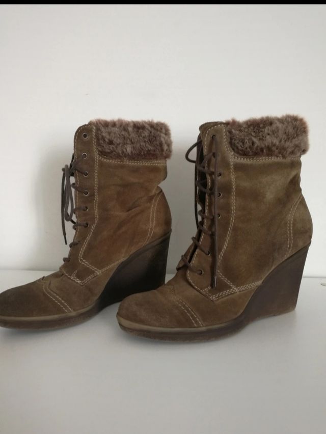 Tronchetti camoscio con zeppa Donna Più