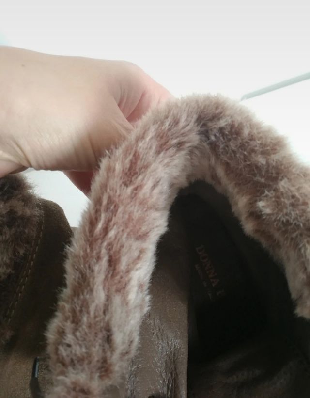 Tronchetti camoscio con zeppa Donna Più