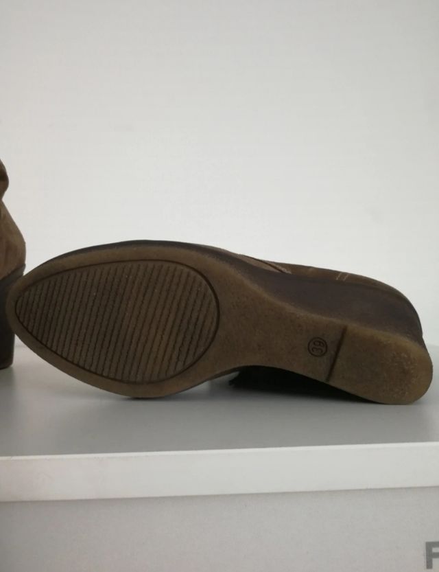 Tronchetti camoscio con zeppa Donna Più