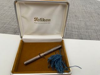 Bolígrafo pequeño retráctil Pelikan plateado