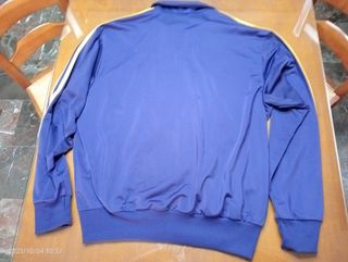 Chaqueta Adidas original.