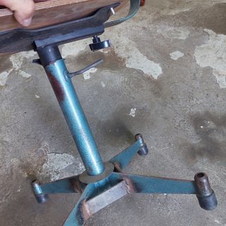 Silla industrial hierro y madera