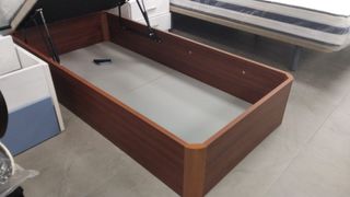 Disponible hermoso canapé de uno de 90 más colchón