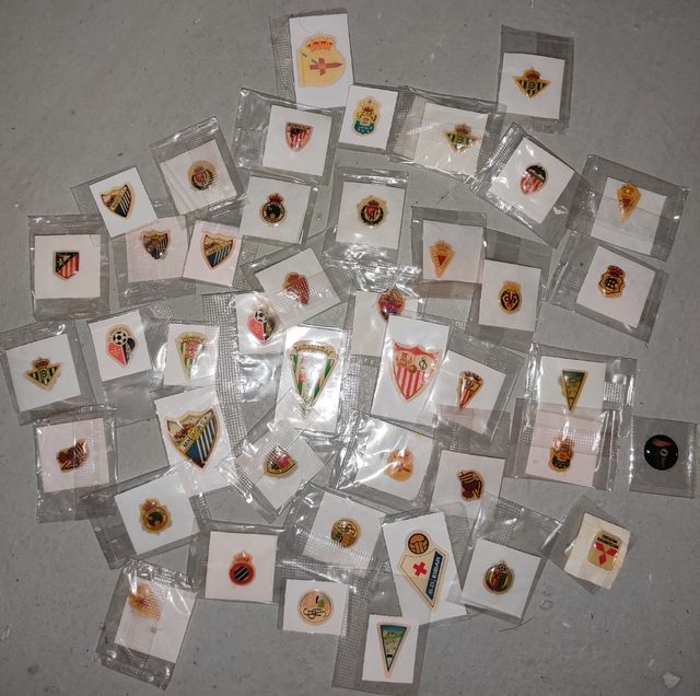 Novos autocolantes de escudos de futebol