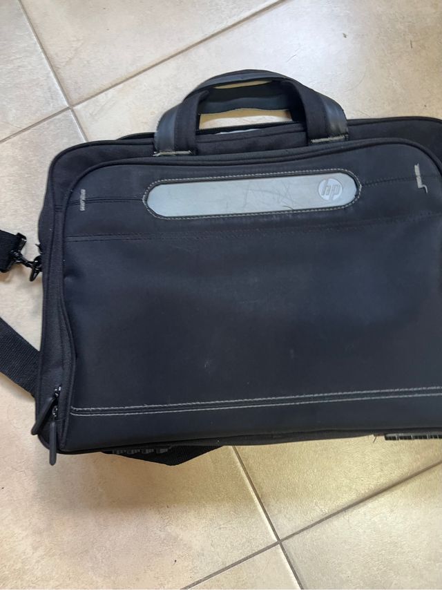 Mochila maletín portátil HP grande negra acolchada