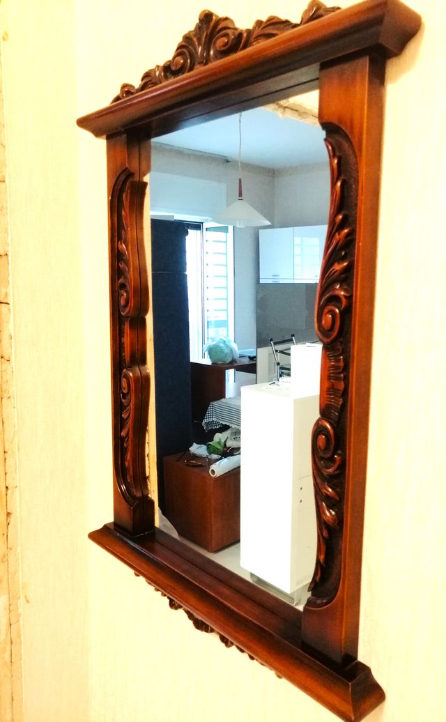 Specchio antico in Legno Massello:Eleganza in Casa