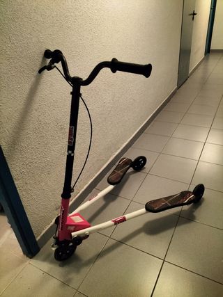 Patinete tres ruedas con freno