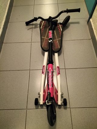 Patinete tres ruedas con freno