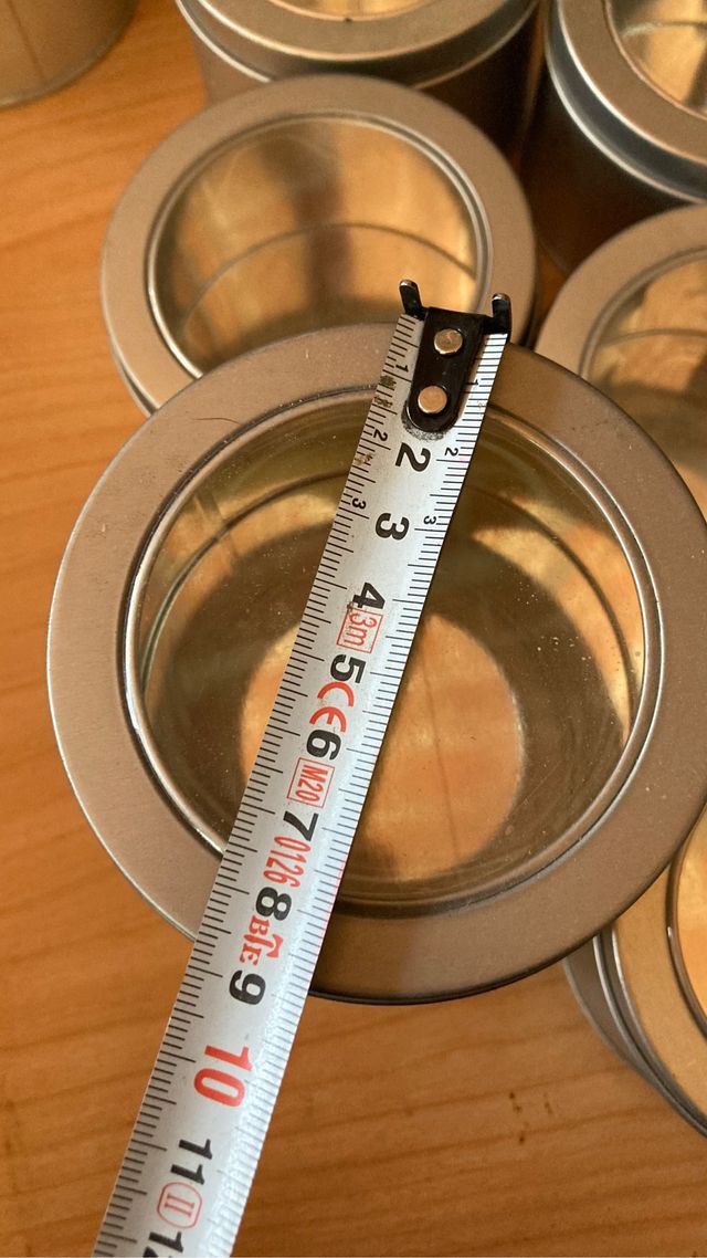 Botes metal y tapa transparente