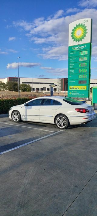 Volkswagen Passat CC 2011