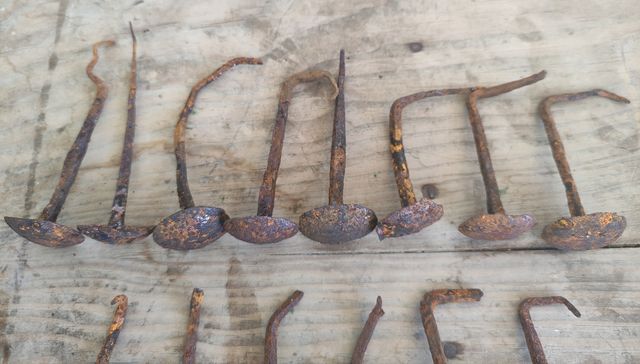 Conjunto clavos antiguos hierro