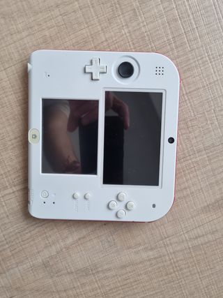 Consola Nintendo 2DS roja-blanca + funda lapiz SD