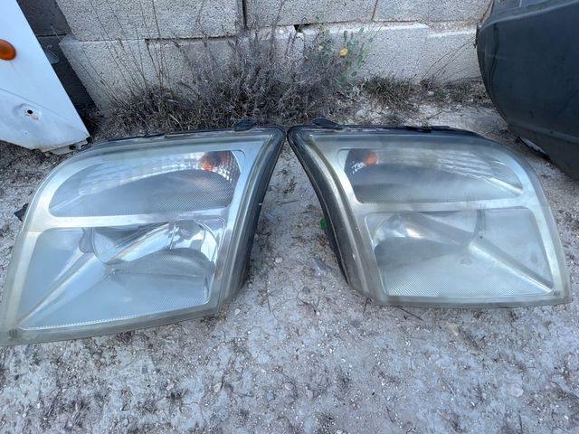 Faros Ford Transit, Connect, 2008