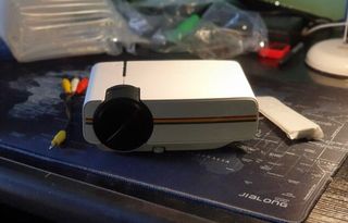 Proyector 1200 lúmenes,1080p,HDMI/SD/USB