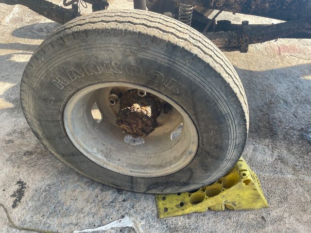 se vende neumatico de Nissan medidas ebro 6.50/16