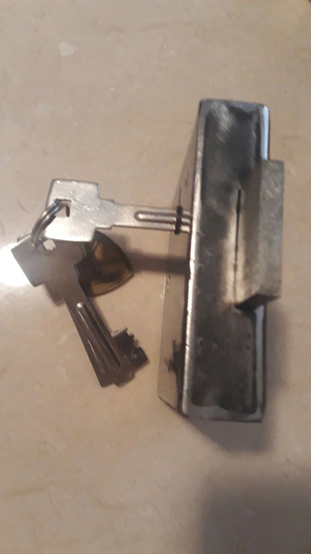 Candado (cierres de tijera).