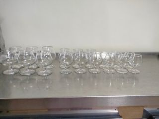 Juego de copas de cristal diferentes tamaños