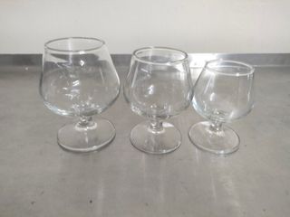 Juego de copas de cristal diferentes tamaños