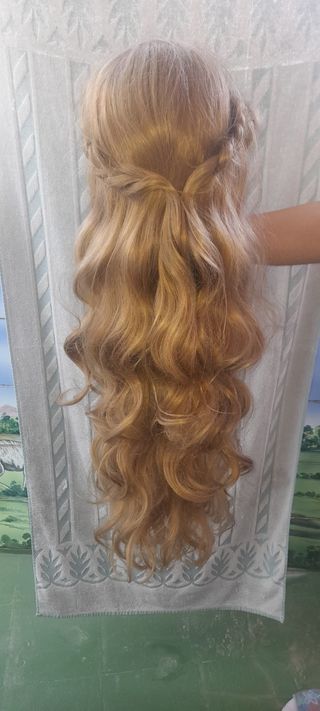 Peluca estilo rapuncel