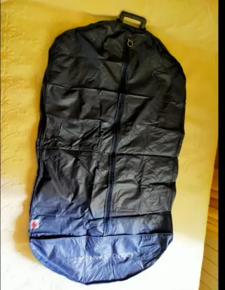 Portatrajes Adolfo Domínguez